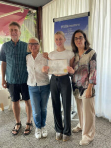 amazinGRACE Blockausbildung Abschied Gemeinschaft – Gruppe verabschiedet sich vor der Villa am Lago Maggiore